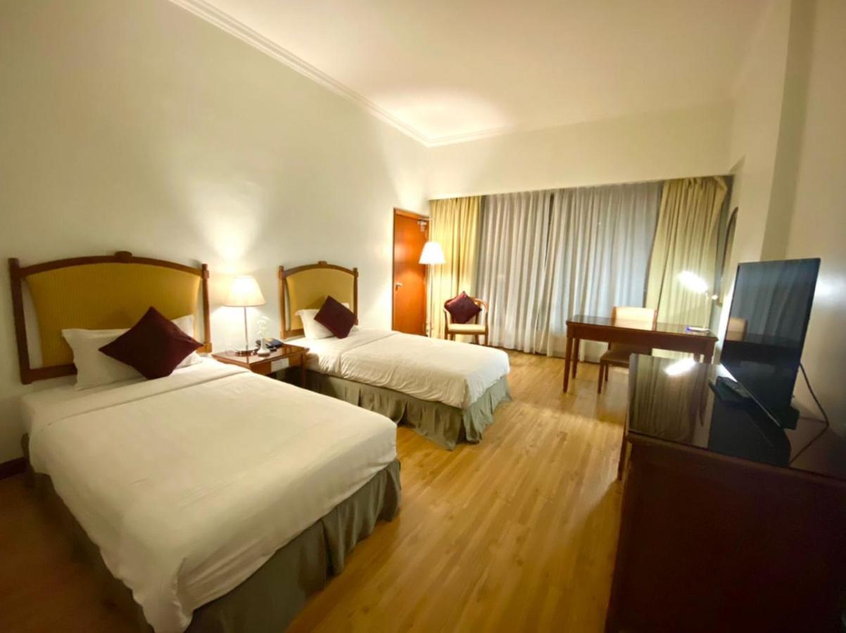 Oriental Crystal Hotel Kajang Exterior photo