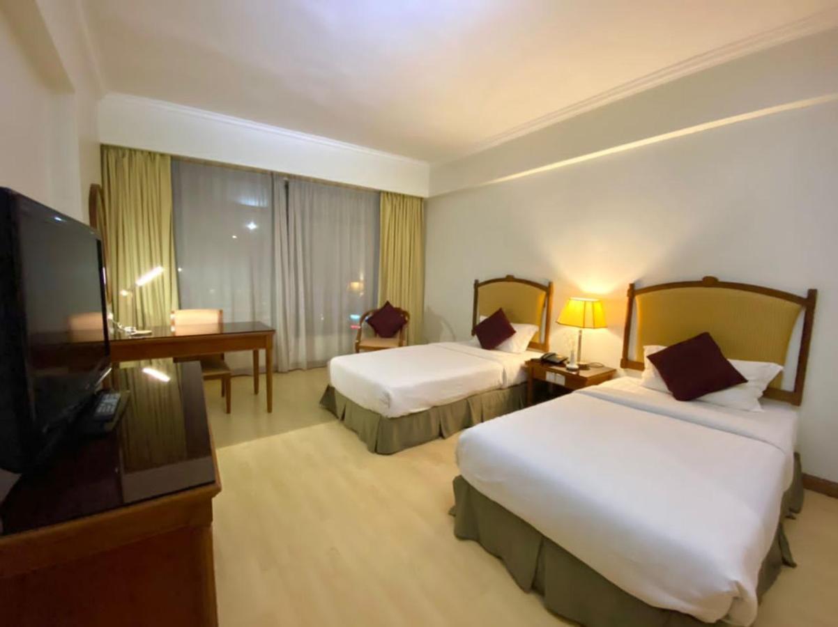 Oriental Crystal Hotel Kajang Exterior photo