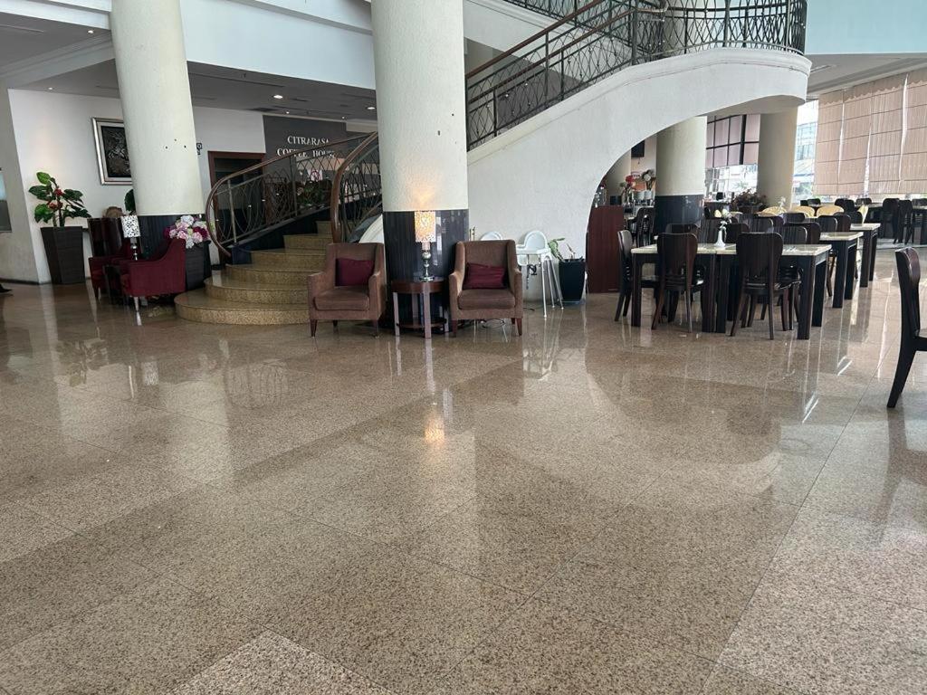 Oriental Crystal Hotel Kajang Exterior photo